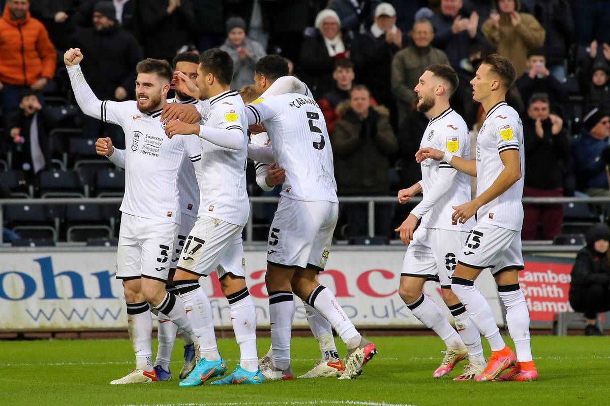 亚特兰大迎战克罗托内，势均力敌的一场比赛