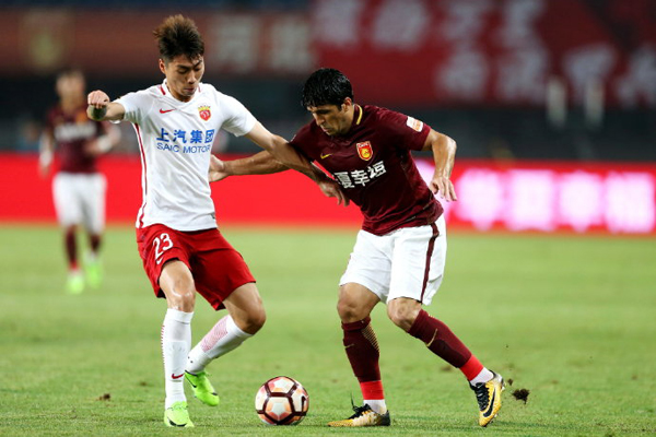 河北华夏幸福客场战平上海上港，保持不败记录