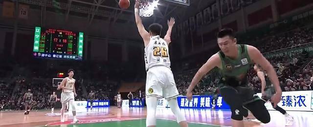 V体育-福尔图纳球员士气高涨,全力备战下一场硬仗