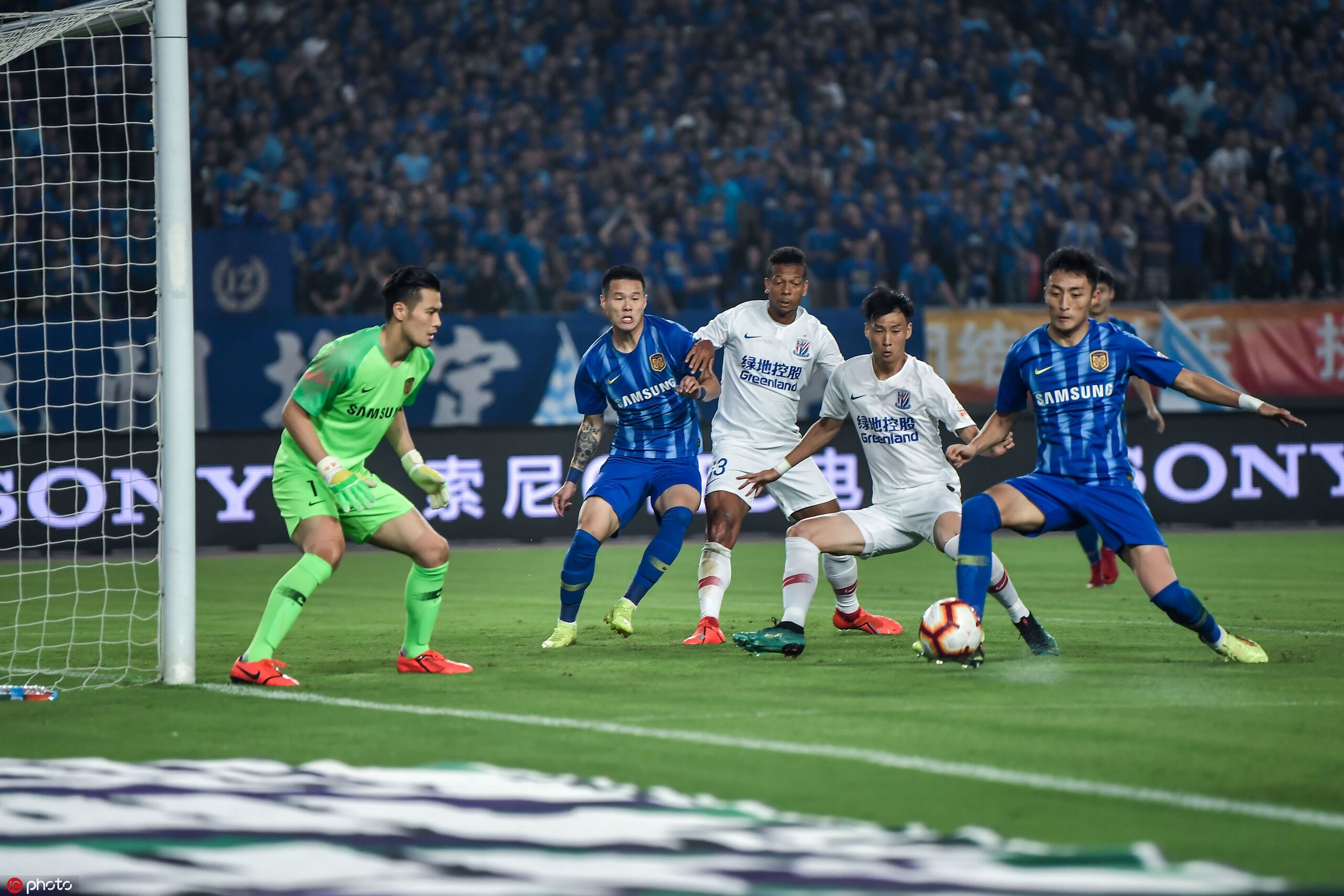 V体育-上港遭遇杀神,苏宁主场3-1击败