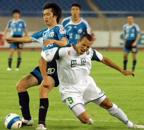 V体育-杭州绿城客场奋斗,希望抢分成功