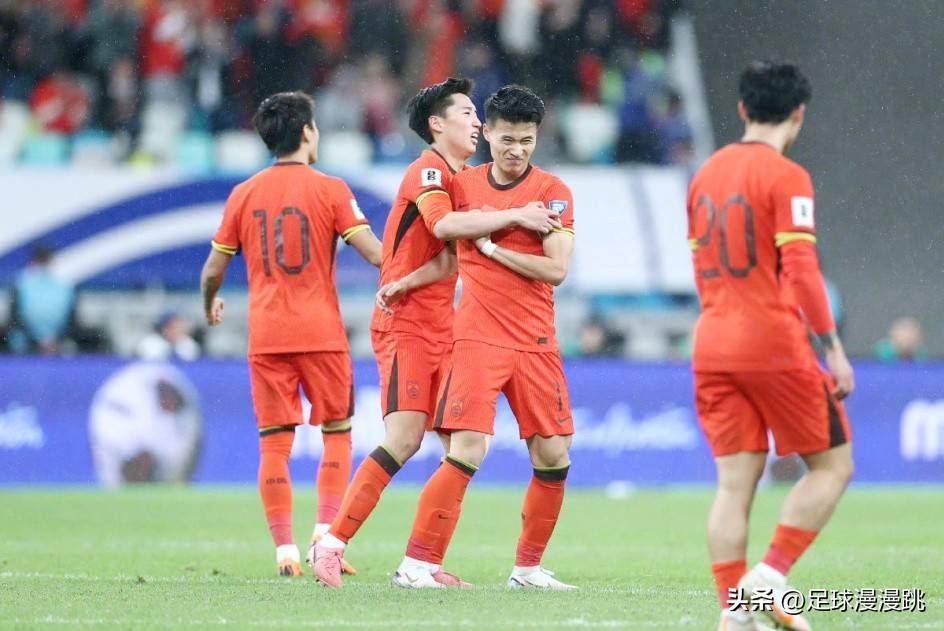 V体育-沙尔克零四连胜止步，寻找胜利密码