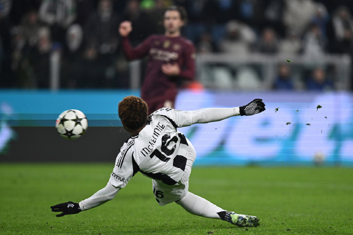 V体育-尤文图斯逆转曼联，晋级欧冠半决赛