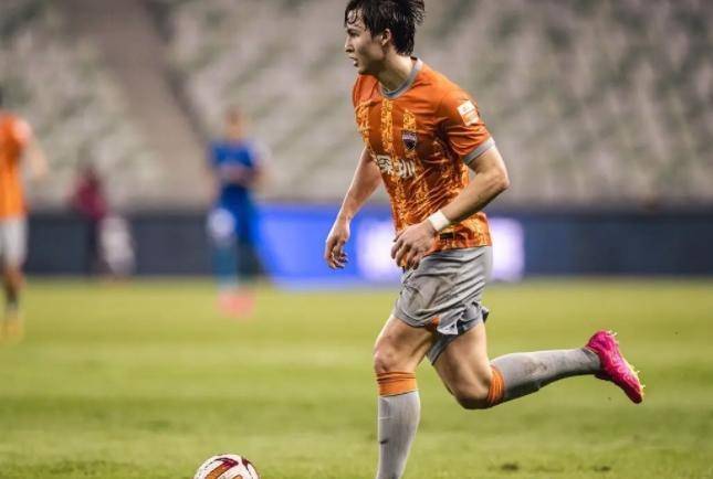 上海上港队员表现出色,夺得胜利晋级 上海上港队员表现出色,夺得胜利晋级