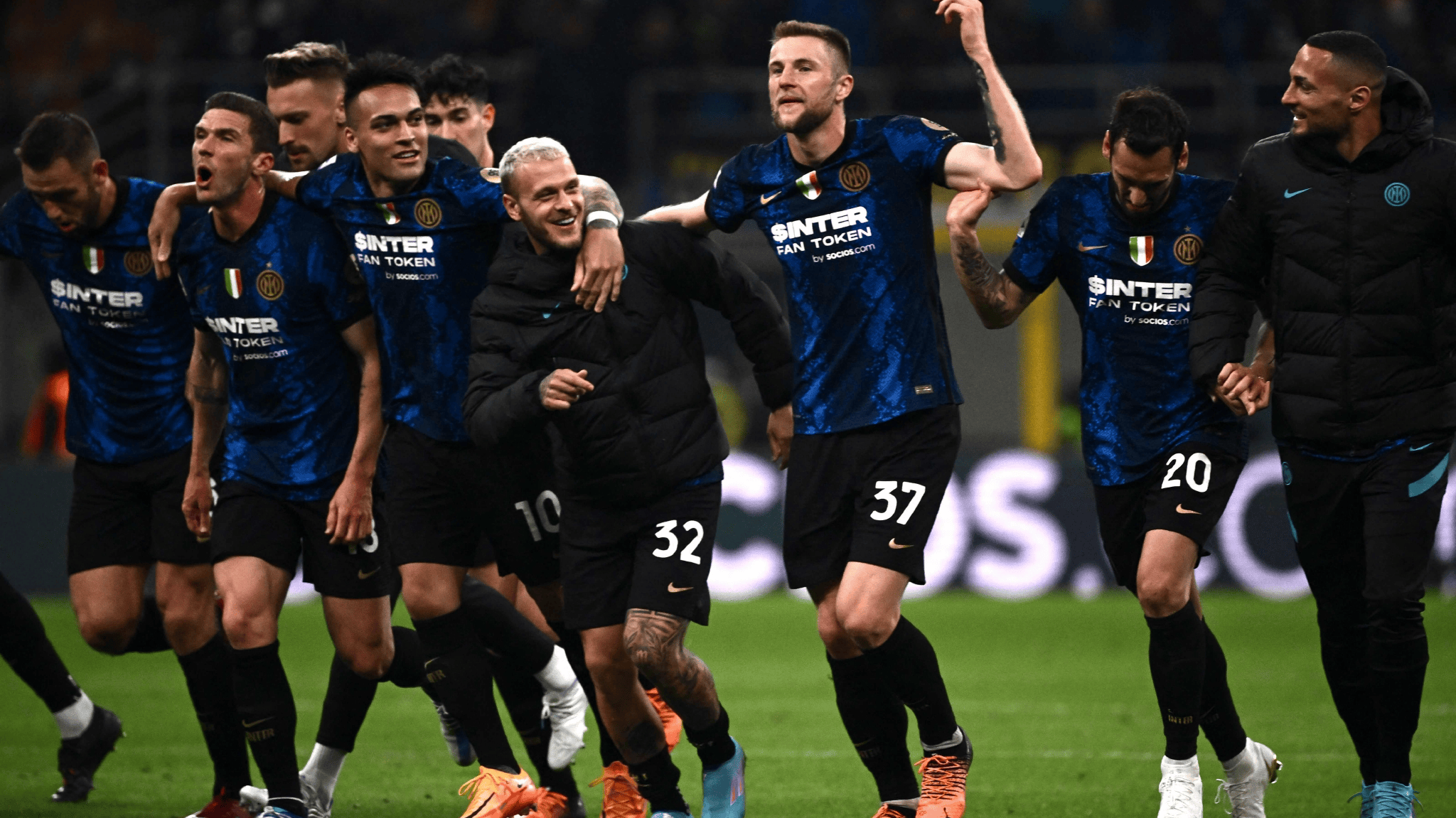 V体育官网-意甲联赛豪门对决，球场厮杀惊心动魄