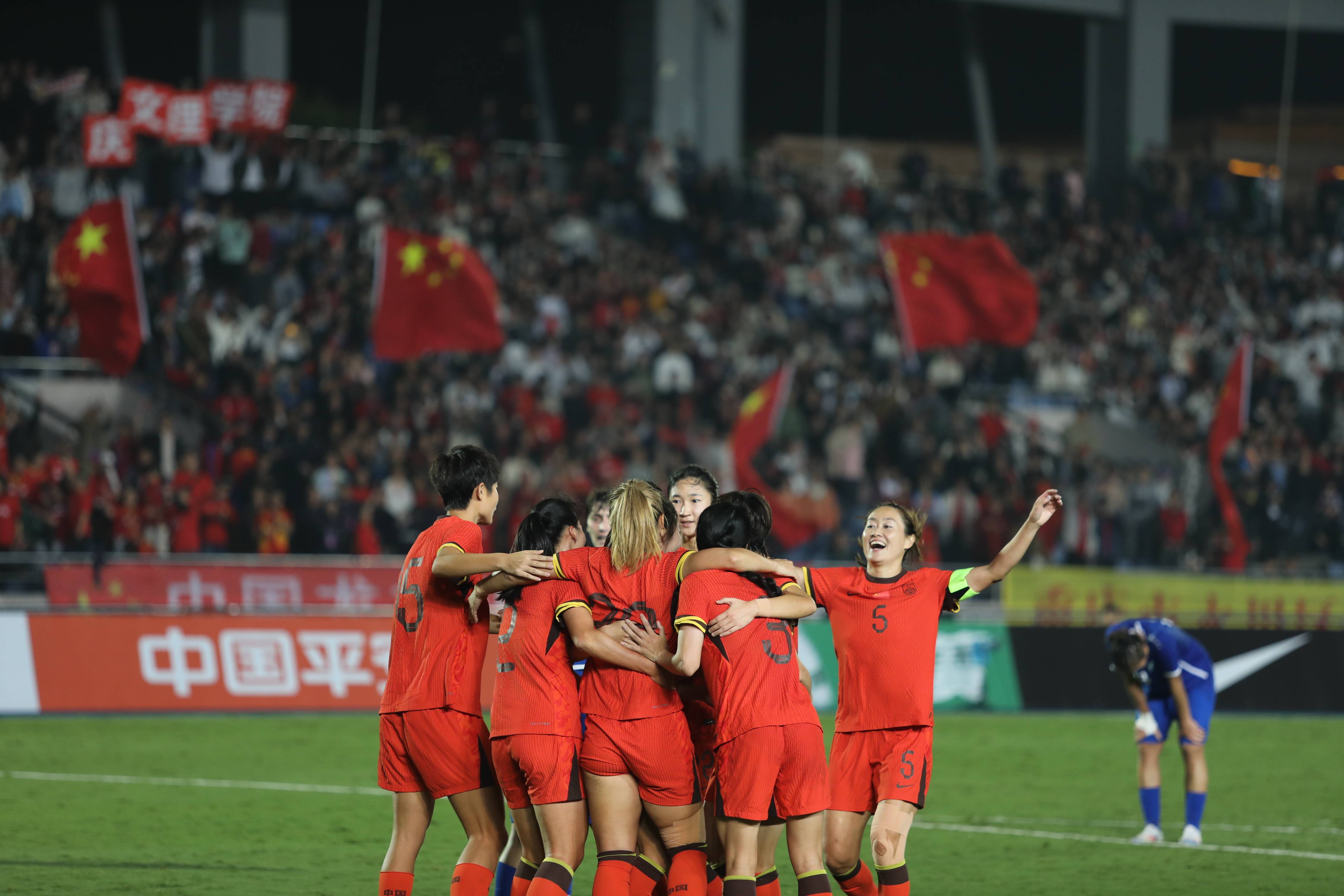 V体育-女足再创佳绩，日程表赛事争议展开