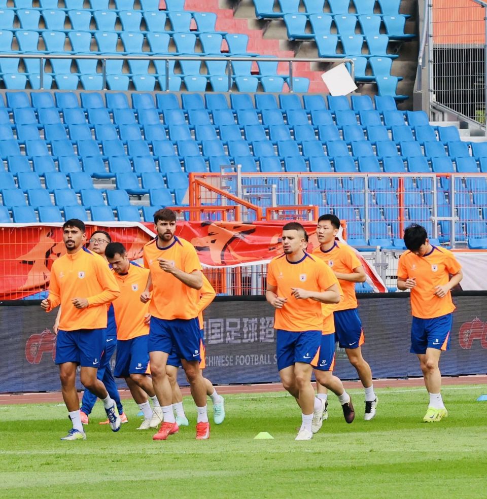 泰山队长因伤缺席，球队表现有所下滑