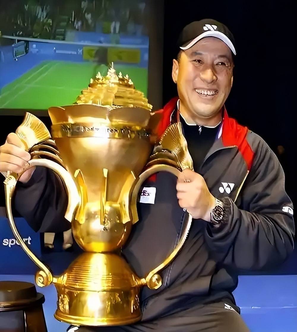 V体育-体育明星再续辉煌，频频获得殊荣