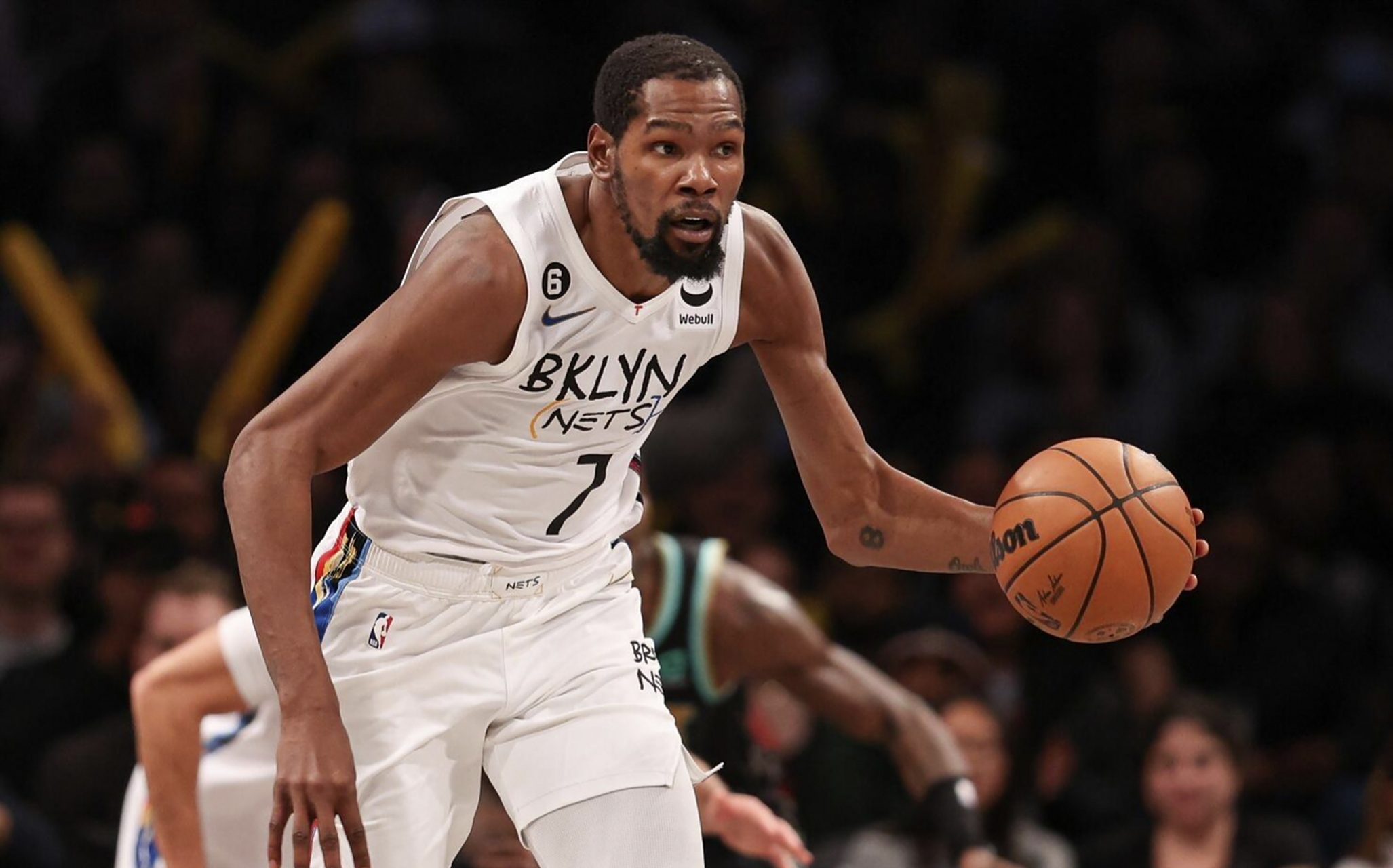 vsports体育-篮网客场惊险击败黄蜂，小戈登绝杀赢得阵地