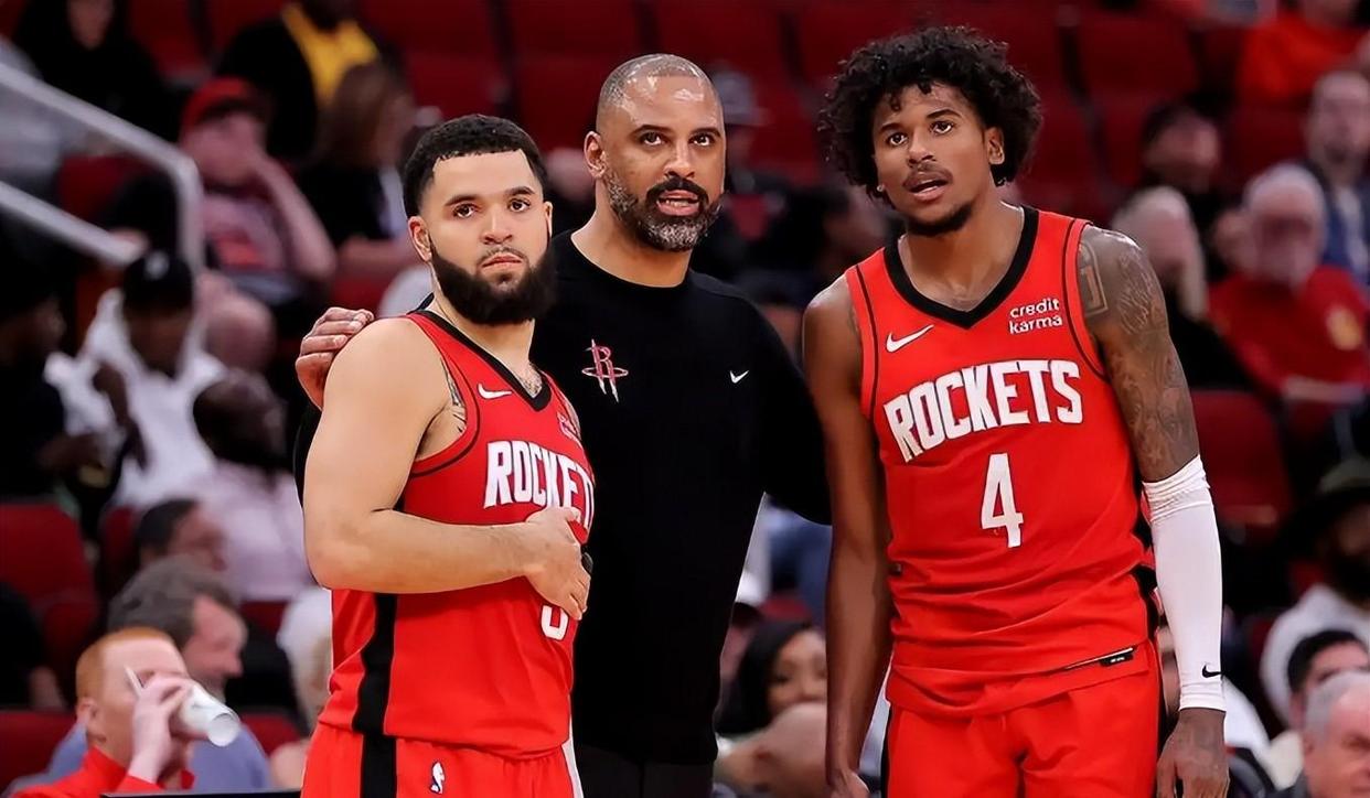 V体育官网-爵士再战季后赛，焦点激情战役即将在球场上上演