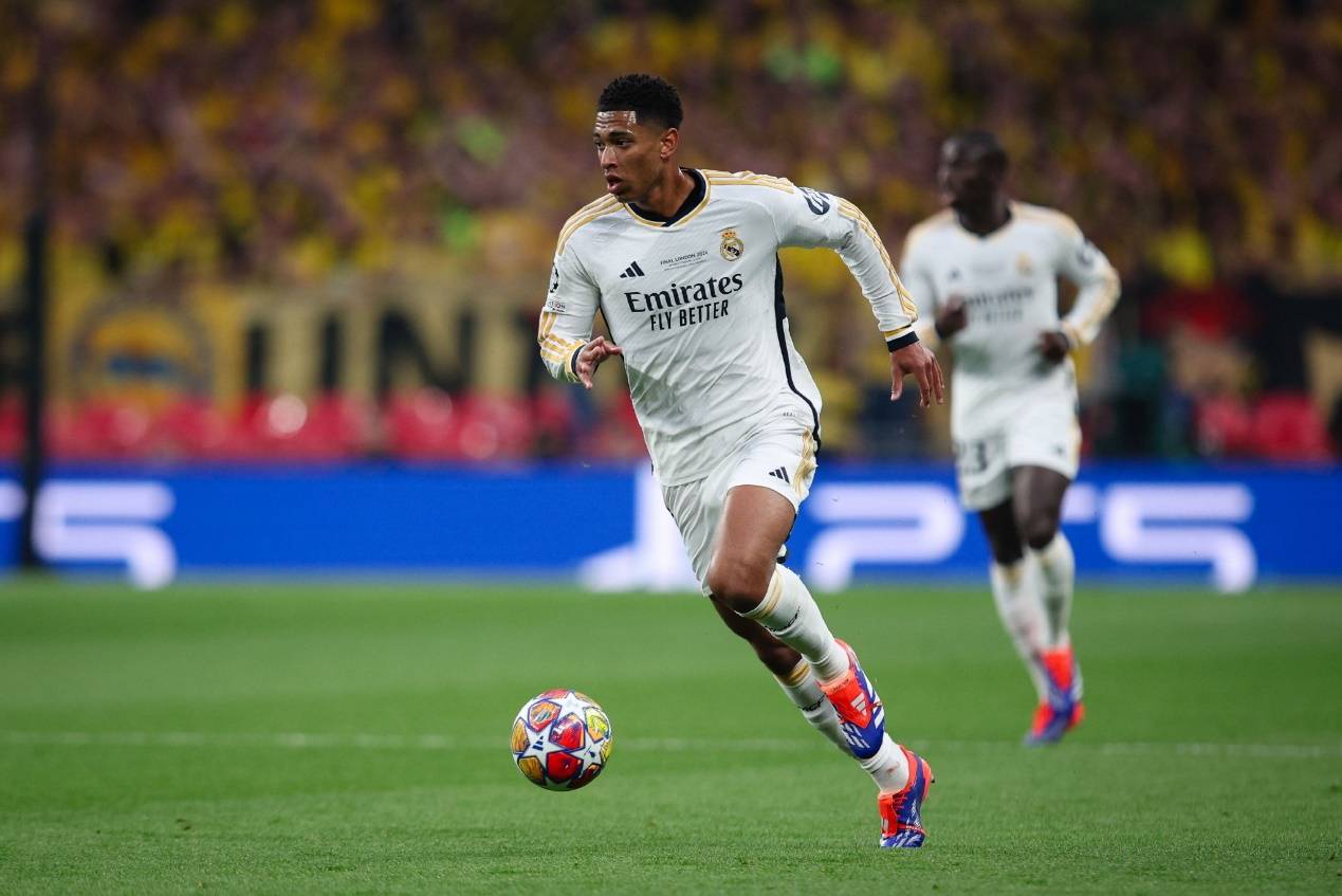 激烈竞争:马德里竞技迎战皇家马德里 激烈竞争:马德里竞技迎战皇家马德里