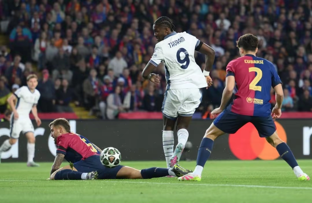 曼联逆袭巴塞罗那，挺进欧冠半决赛